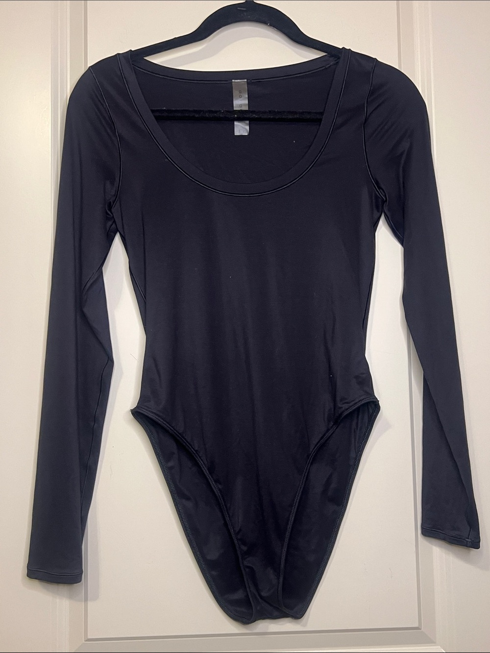 TNA Golden  AIRBUTTER™ AEROBIC BODYSUIT | Aritzia AIRBUTTER AEROBIC BODYSUIT - Picture 4 of 6